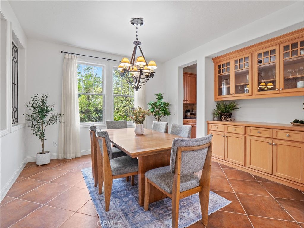 Image 8 of property listing at 25679 Smoketree, Valencia, CA 91381