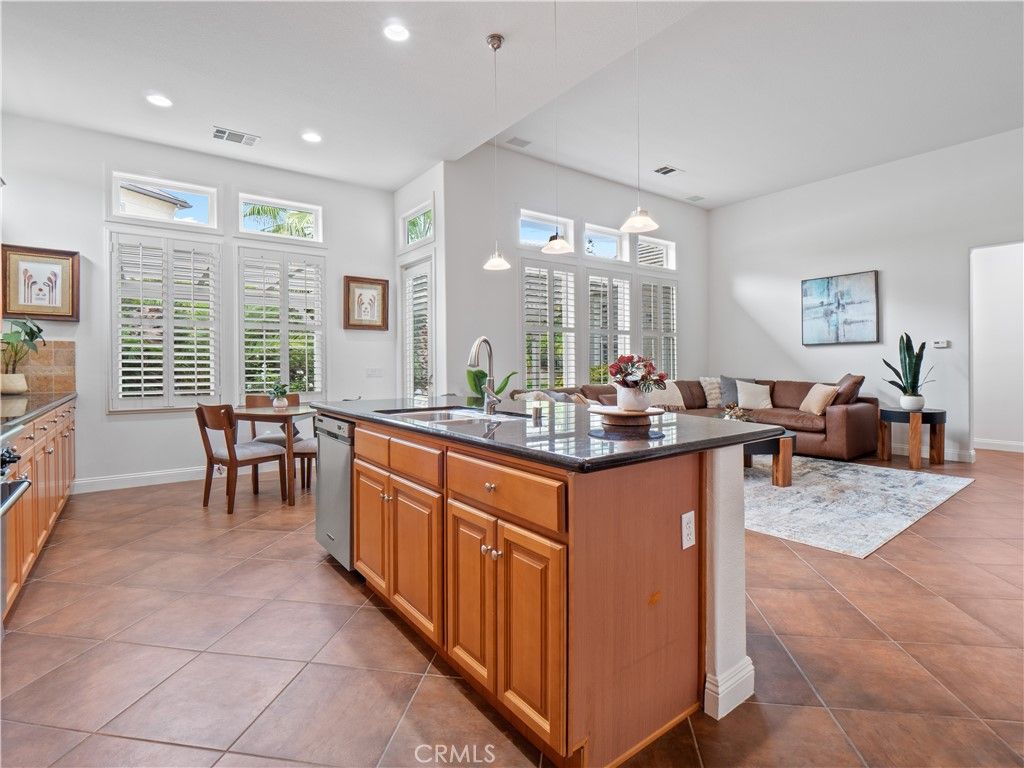 Image 9 of property listing at 25679 Smoketree, Valencia, CA 91381