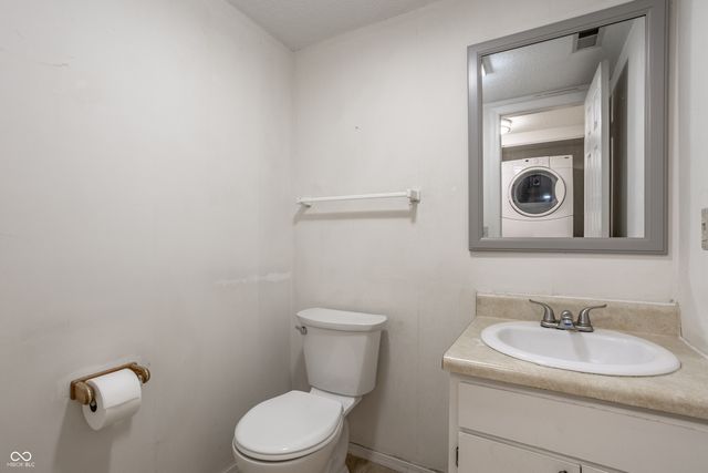 9103 Cinnebar Drive, Indianapolis, IN 46268