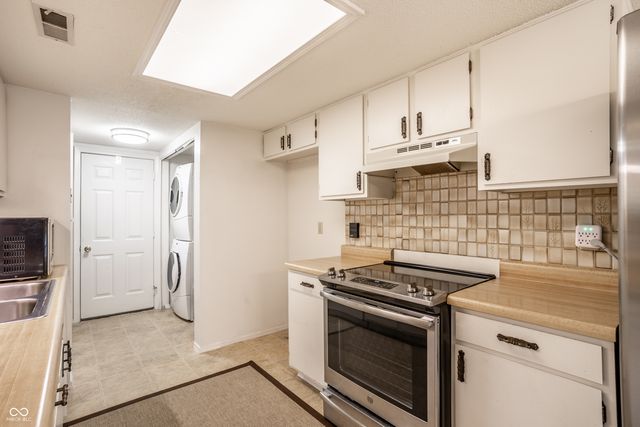 9103 Cinnebar Drive, Indianapolis, IN 46268
