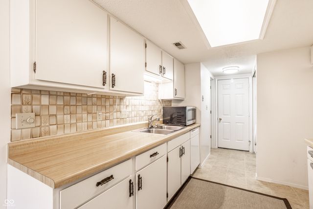 9103 Cinnebar Drive, Indianapolis, IN 46268