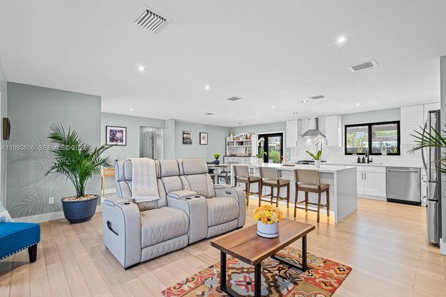 9420 SW 192nd Dr, Cutler Bay, FL 33157