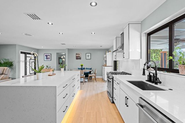 9420 SW 192nd Dr, Cutler Bay, FL 33157