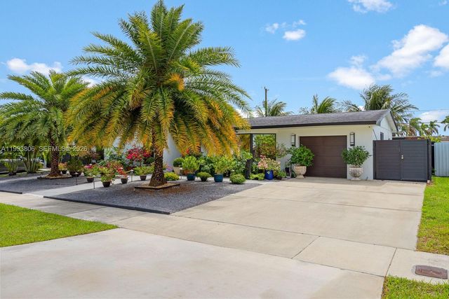 9420 SW 192nd Dr, Cutler Bay, FL 33157