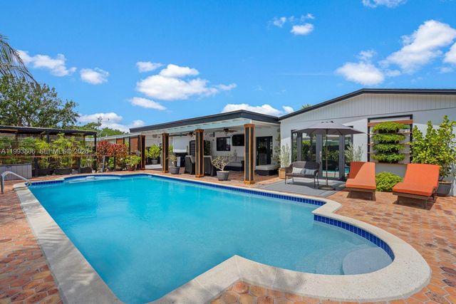 9420 SW 192nd Dr, Cutler Bay, FL 33157