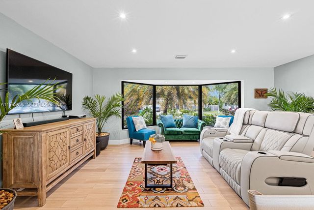 9420 SW 192nd Dr, Cutler Bay, FL 33157