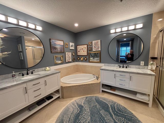 18 W Harbour Isle Drive W 102, Fort Pierce, FL 34949
