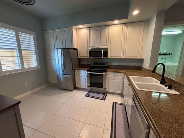 18 W Harbour Isle Drive W 102, Fort Pierce, FL 34949