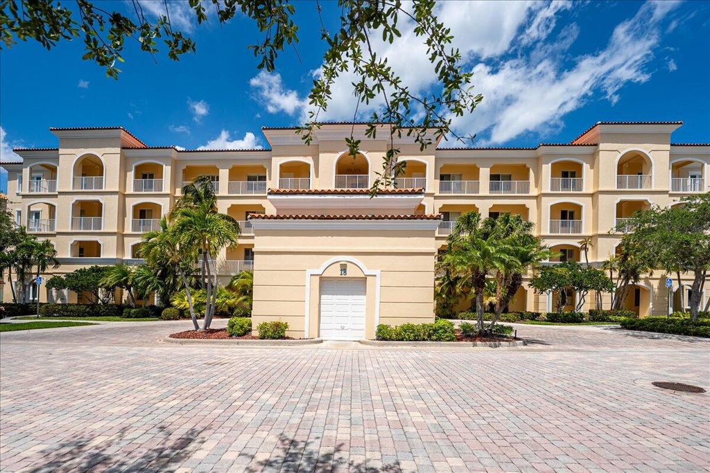 18 W Harbour Isle Drive W 102, Fort Pierce, FL 34949