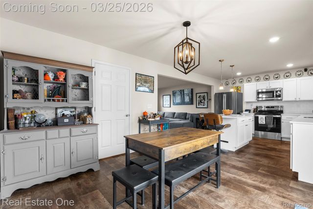 2273 Apple Tree Drive, Burton, MI 48519