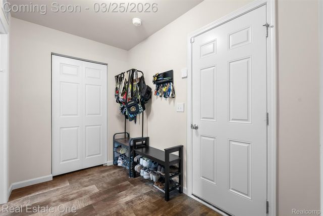 2273 Apple Tree Drive, Burton, MI 48519