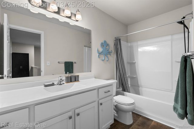 2273 Apple Tree Drive, Burton, MI 48519