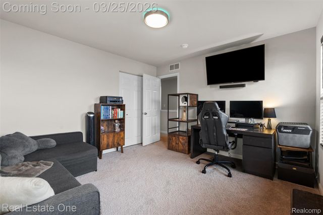 2273 Apple Tree Drive, Burton, MI 48519