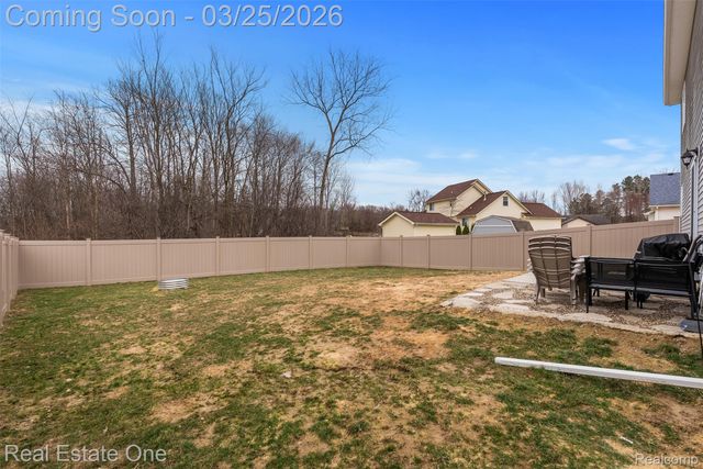 2273 Apple Tree Drive, Burton, MI 48519