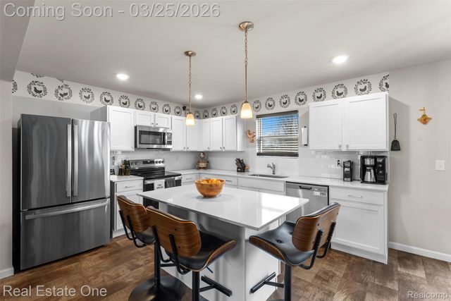 2273 Apple Tree Drive, Burton, MI 48519