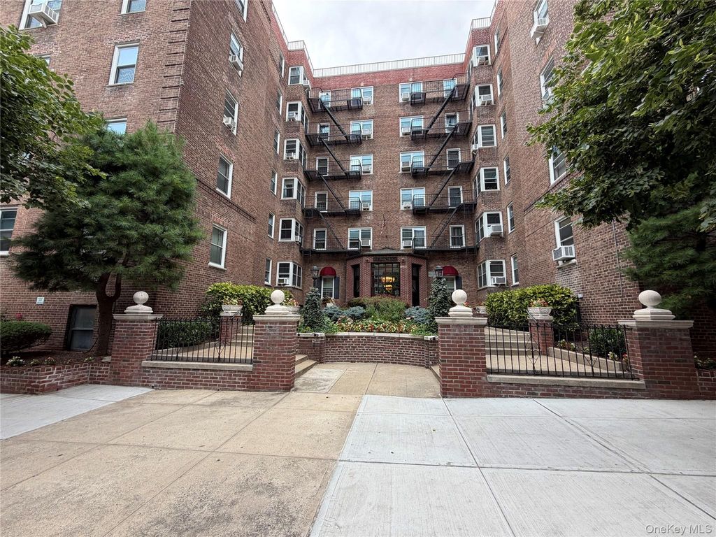 99-45 67th Road 108, Forest Hills, NY 11375 — exterior