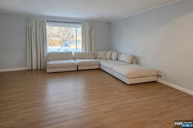 362 Shea Drive, New Milford, NJ 07646