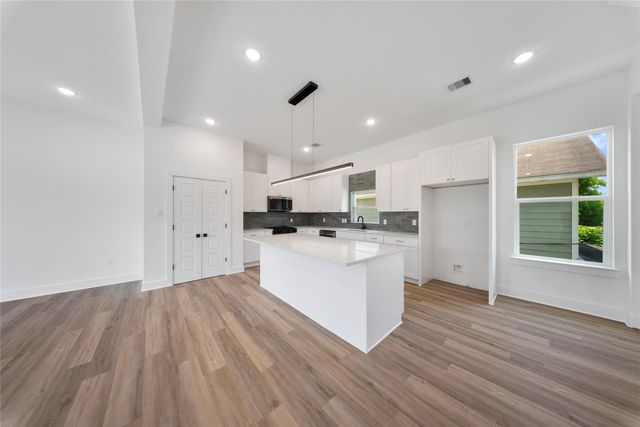 3219 Fontinot Street, Houston, TX 77026