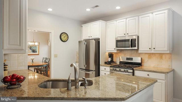 3 VINSON DR, Flemington, NJ 08822