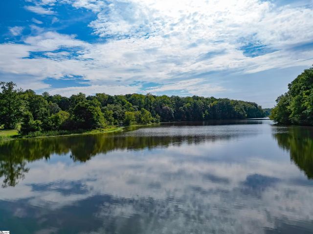 239 Ivy Woods Court, Fountain Inn, SC 29644