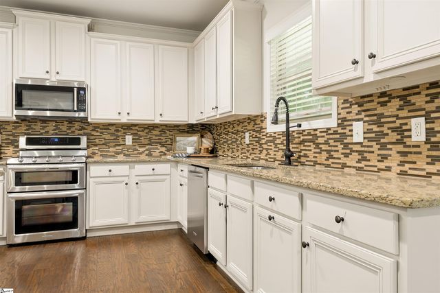 239 Ivy Woods Court, Fountain Inn, SC 29644
