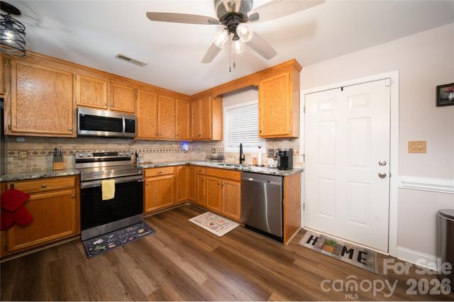 5005 Roseboro Court C, Lowell, NC 28098