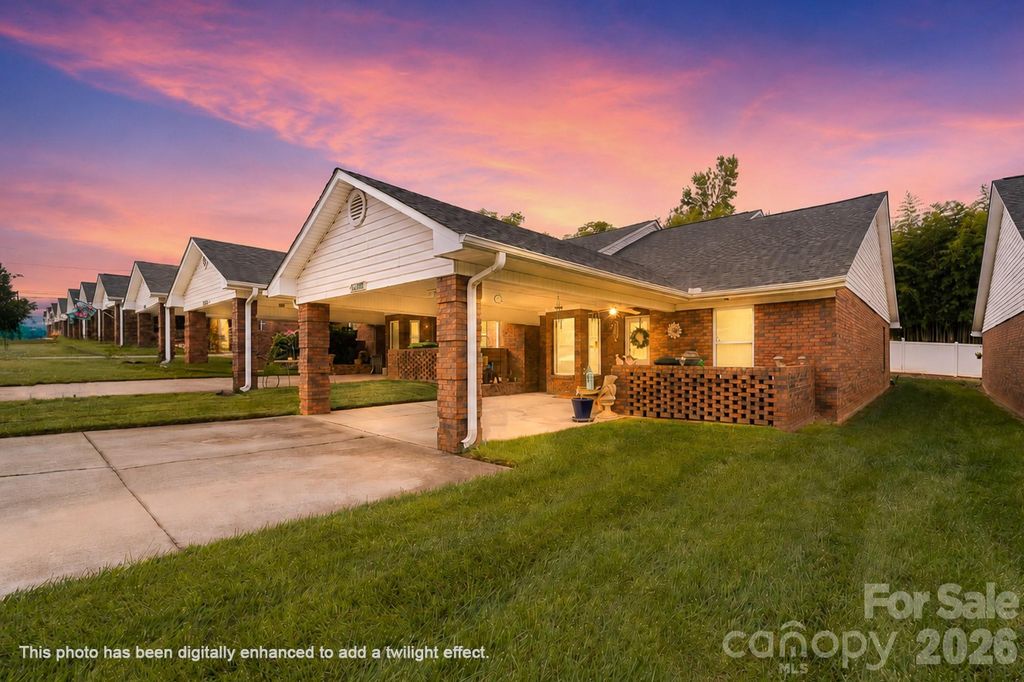 5005 Roseboro Court C, Lowell, NC 28098