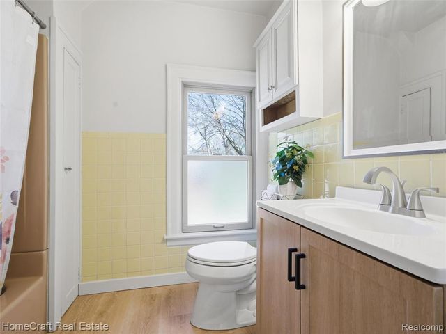 9921 Cranston Street, Livonia, MI 48150