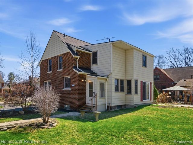 9921 Cranston Street, Livonia, MI 48150