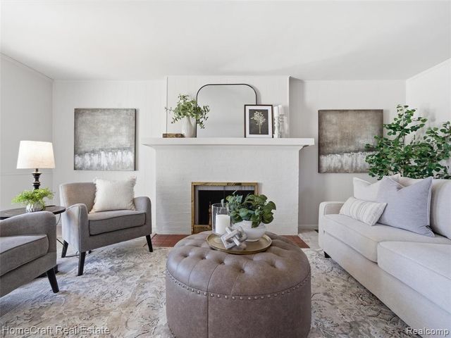 9921 Cranston Street, Livonia, MI 48150