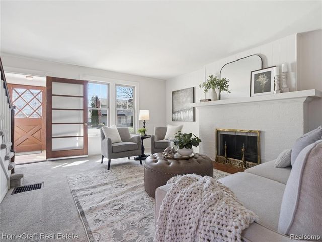 9921 Cranston Street, Livonia, MI 48150