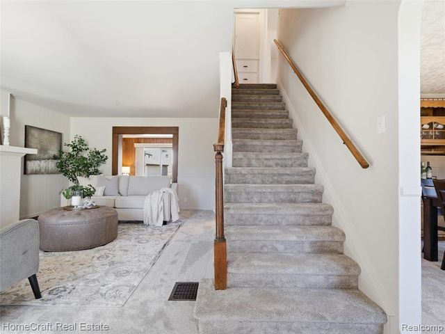 9921 Cranston Street, Livonia, MI 48150