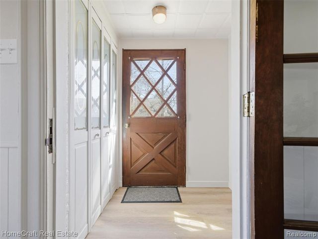 9921 Cranston Street, Livonia, MI 48150