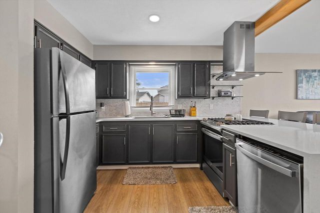 1628 Wiese LANE, Mount Pleasant, WI 53406