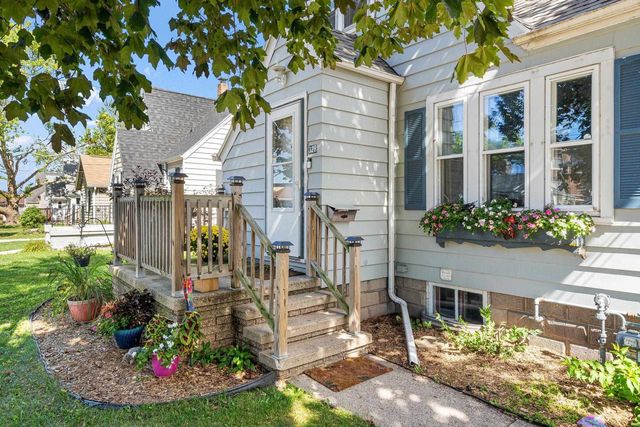 328 OAK STREET, Menasha, WI 54952