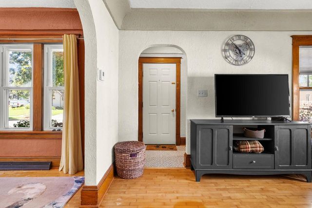 328 OAK STREET, Menasha, WI 54952
