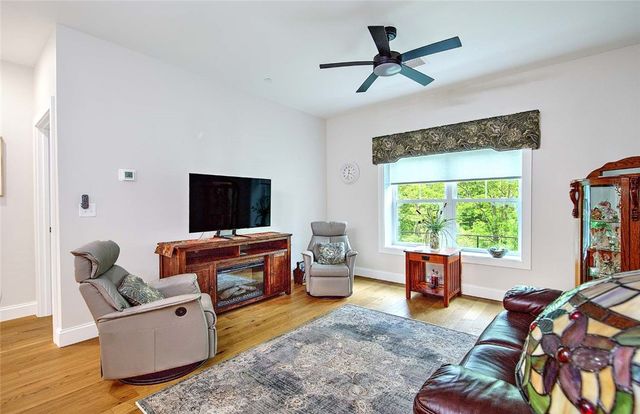 36 Old Louisquisset Pike 105, North Smithfield, RI 02896