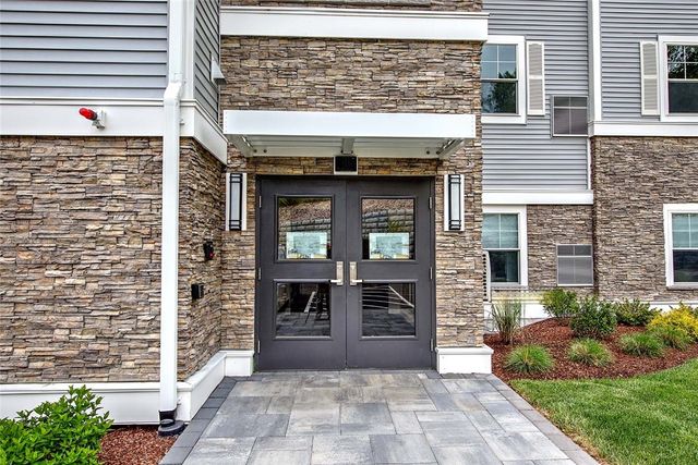 36 Old Louisquisset Pike 105, North Smithfield, RI 02896