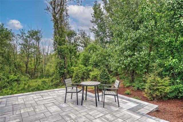 36 Old Louisquisset Pike 105, North Smithfield, RI 02896