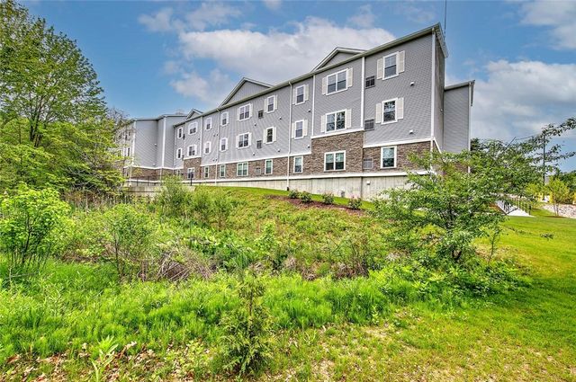 36 Old Louisquisset Pike 105, North Smithfield, RI 02896