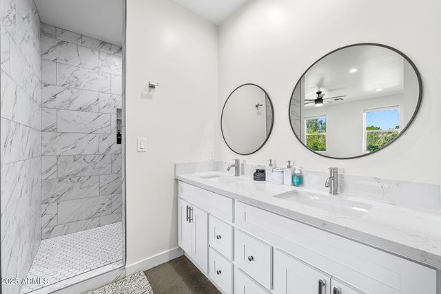 2914 E BLANCHE Drive, Phoenix, AZ 85032