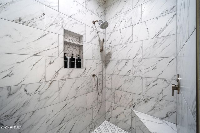 2914 E BLANCHE Drive, Phoenix, AZ 85032