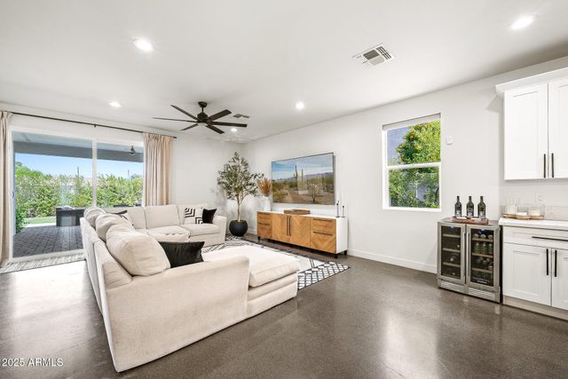 2914 E BLANCHE Drive, Phoenix, AZ 85032