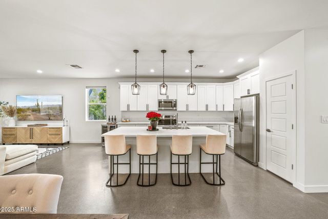 2914 E BLANCHE Drive, Phoenix, AZ 85032