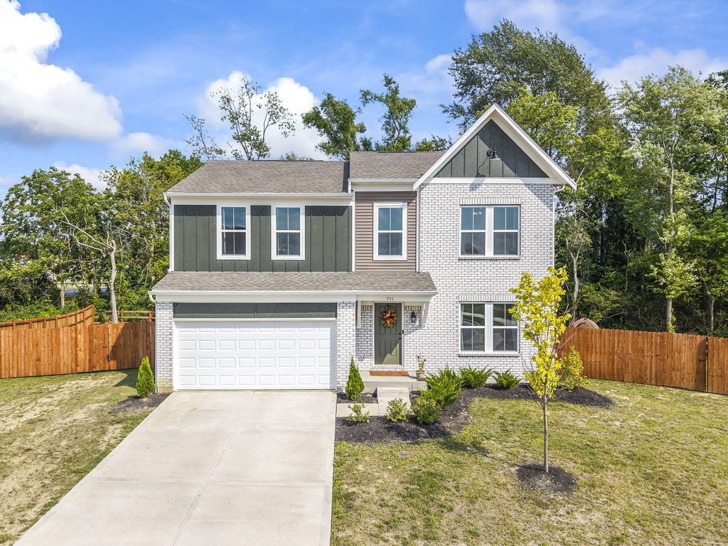 751 Hunters Run Drive 751 Hunters Run Drive, Brookville, OH 45309