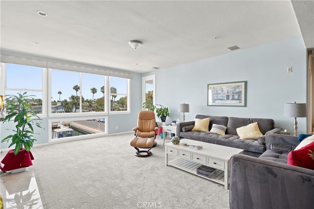 4167 Warner 205, Huntington Beach, CA 92649