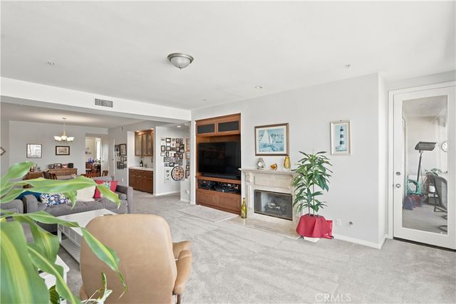 4167 Warner 205, Huntington Beach, CA 92649