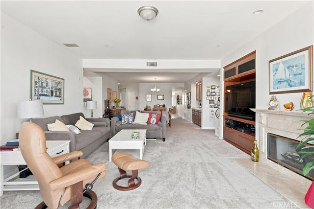 4167 Warner 205, Huntington Beach, CA 92649