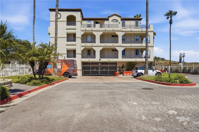 4167 Warner 205, Huntington Beach, CA 92649