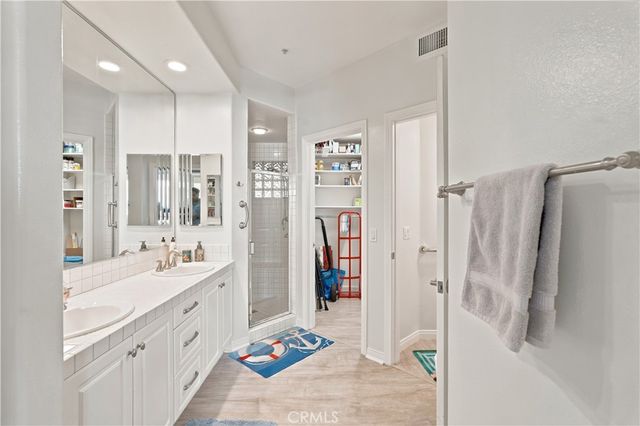 4167 Warner 205, Huntington Beach, CA 92649